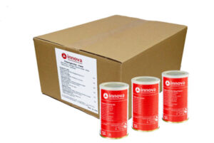 dlouhodobá rezerva potravin: masité pokrmy v plechových dózách k dlouhodobému uskladnění a snadné přípravě